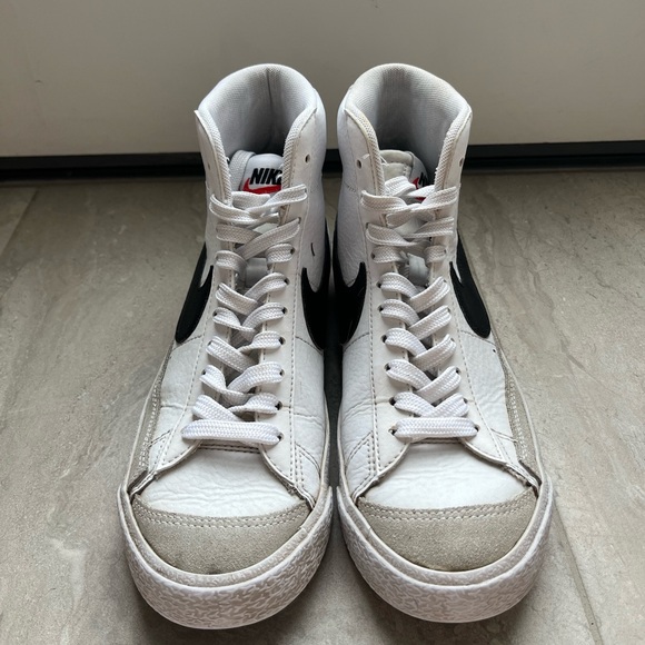 Nike Blazers Women’s Size 5.5 / Youth Size 4 - Picture 2 of 4